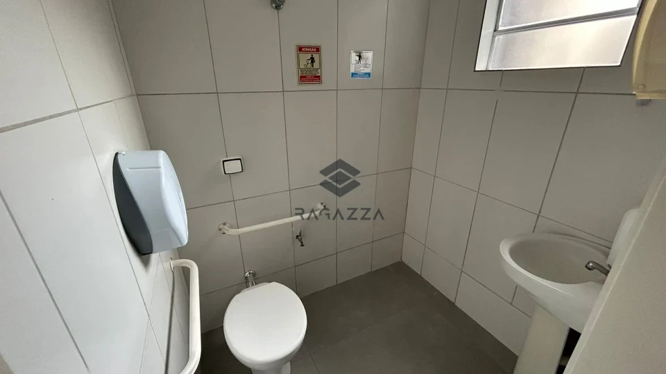 Imagens do imóveis Sala comercial com mezanino para locação | Rua Humaita - Londrina