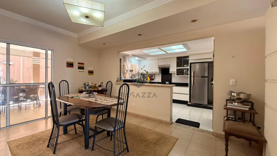 Imagens do imóveis Casa em Condomínio Fechado à Venda na Zona Leste de Londrina