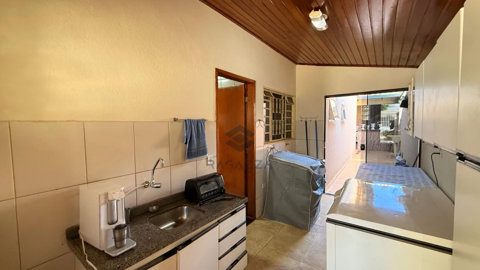 Imagens do imóveis CASA COM EDÍCULA À VENDA – ZONA LESTE, PRÓXIMO AO AEROPORTO