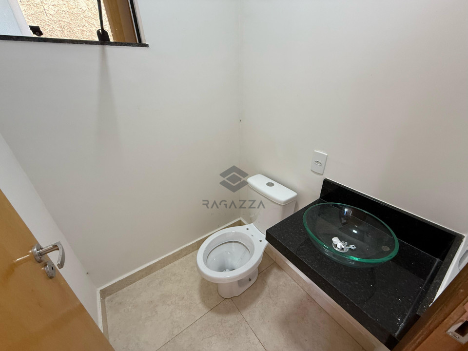 Sobrado à venda no Columbia, zona oeste de Londrina, PR