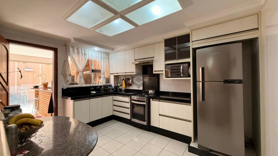 Imagens do imóveis Casa em Condomínio Fechado à Venda na Zona Leste de Londrina