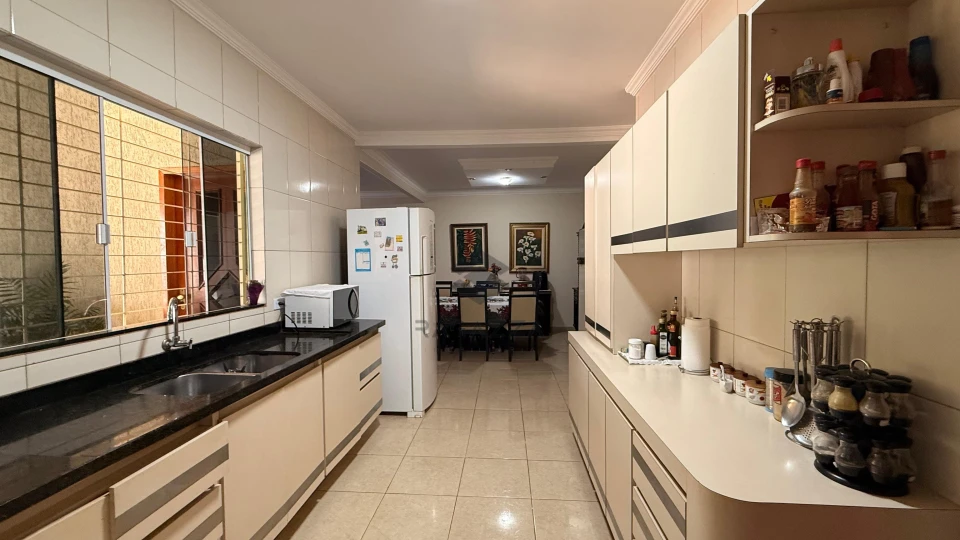 Imagens do imóveis CASA COM EDÍCULA À VENDA – ZONA LESTE, PRÓXIMO AO AEROPORTO
