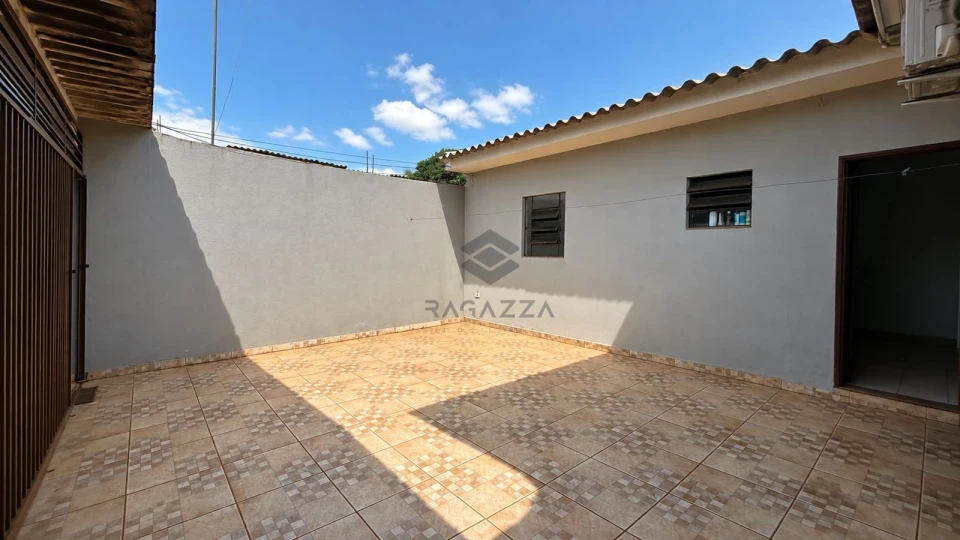 Imagens do imóveis Casa à venda – Jardim Maria Cecília