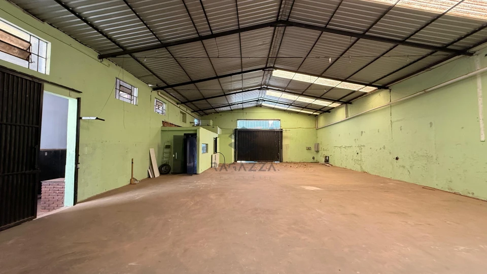 Imagens do imóveis Barracão à venda na Av Arthur Thomas