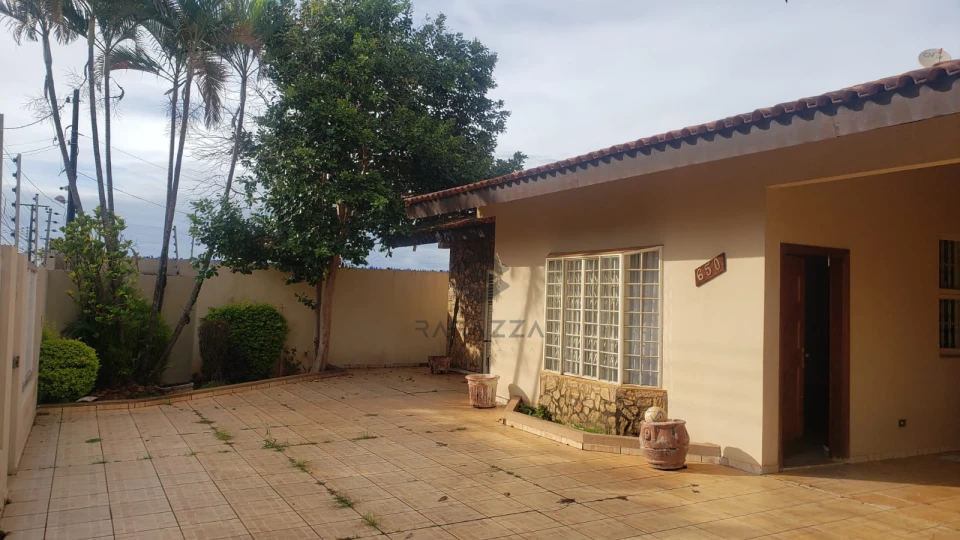 Imagens do imóveis Casa de Alto Padrão à Venda em Londrina