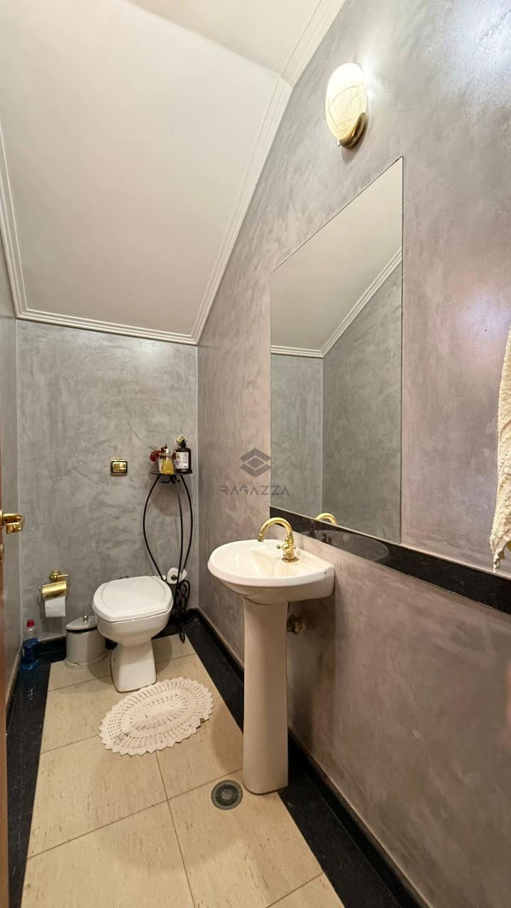 Imagens do imóveis Casa em Condomínio Fechado à Venda na Zona Leste de Londrina