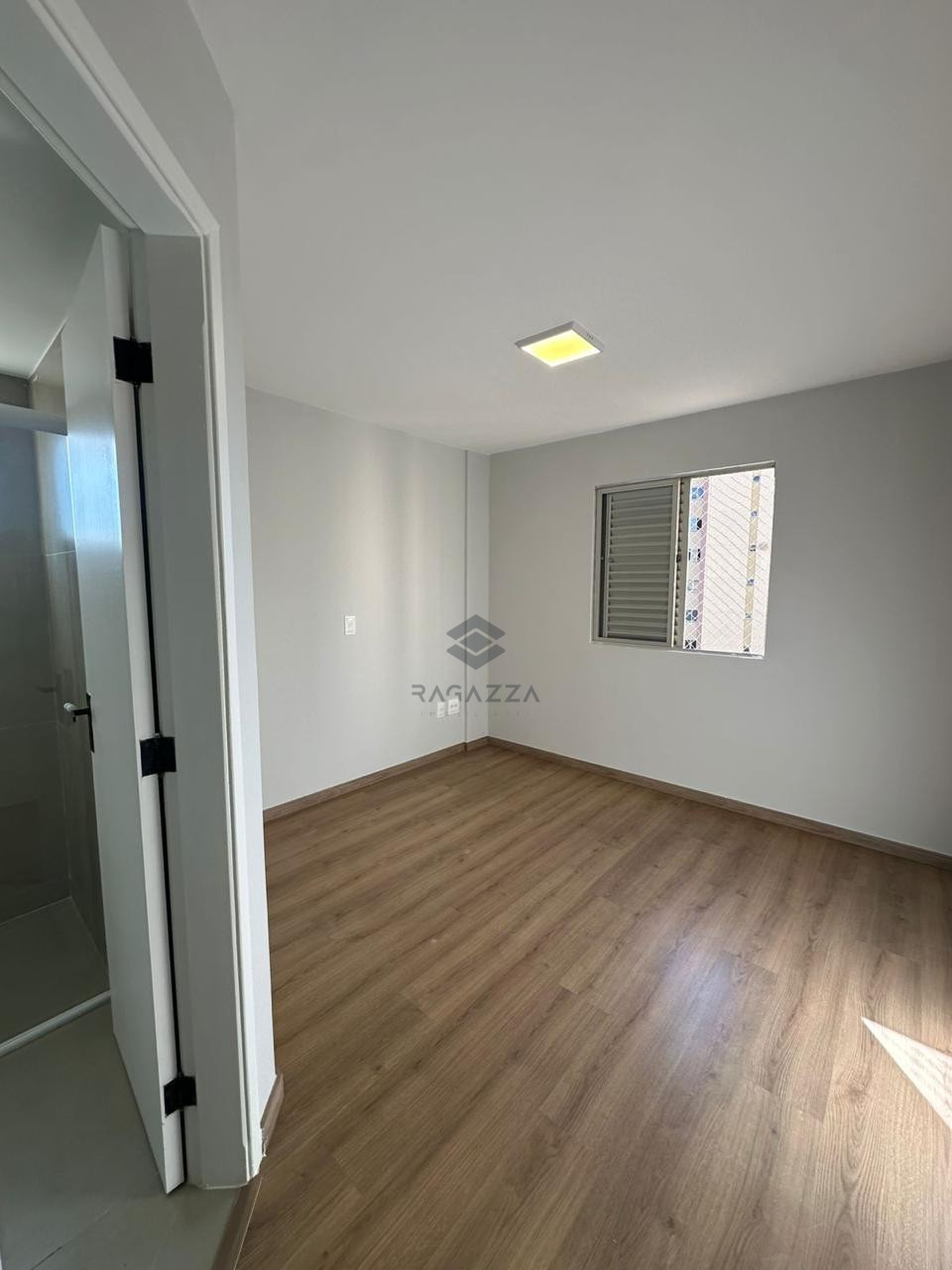 APARTAMENTO À VENDA NA GLEBA PALHANO - CONDOMÍNIO RESIDENCIAL DO LAGO II