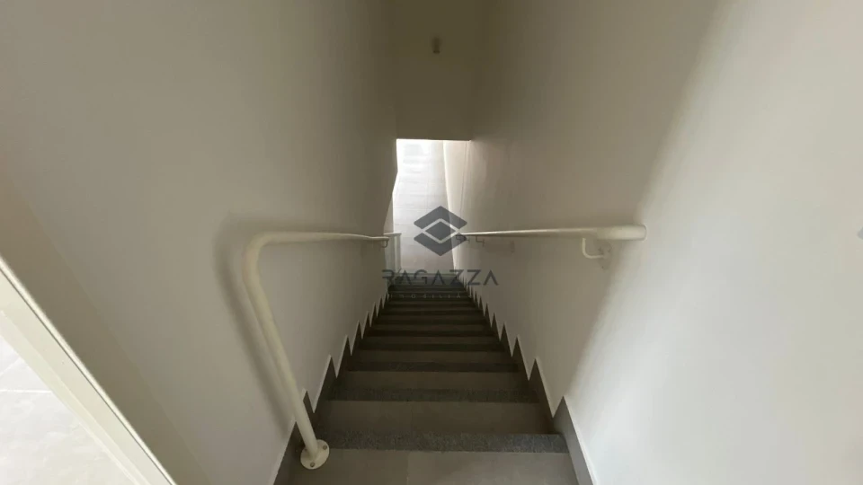 Imagens do imóveis Sala comercial com mezanino para locação | Rua Humaita - Londrina