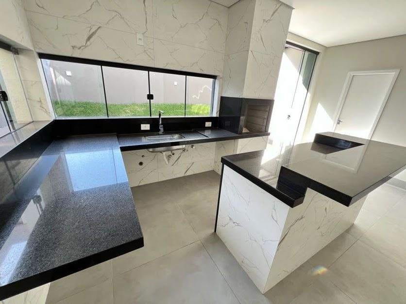 Imagens do imóveis Sobrado à venda em condomínio no Parque Tauá, Gleba Simon Frazer, Londrina, PR