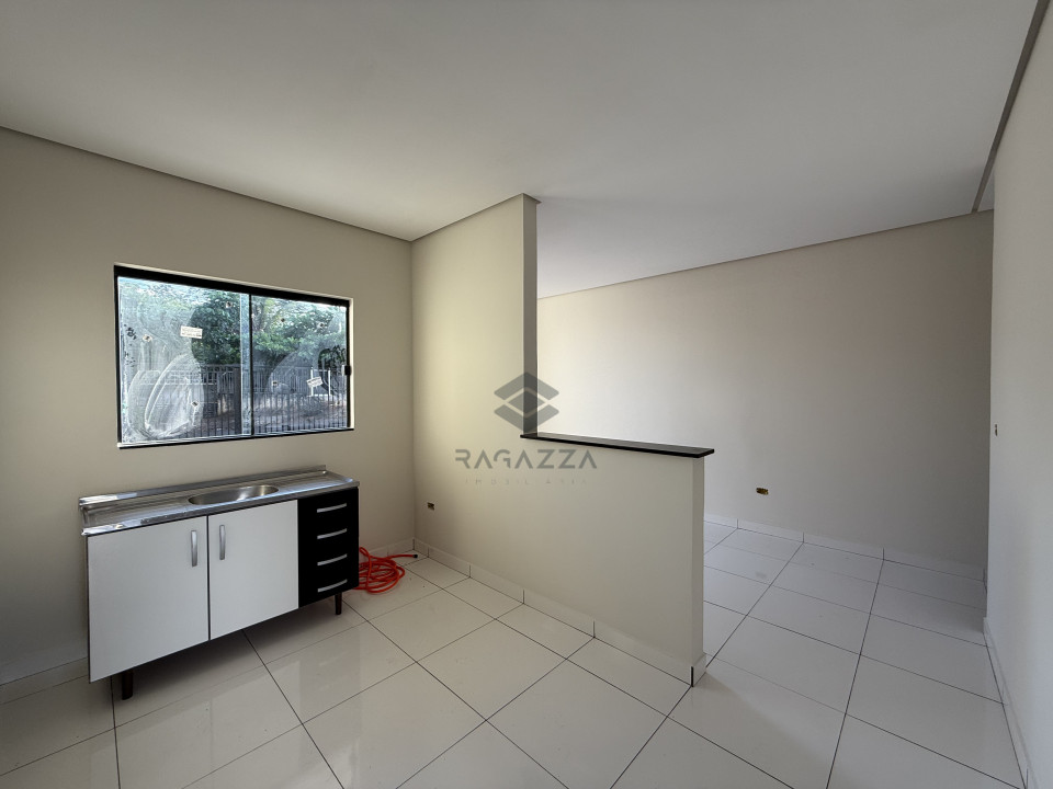Imagens do imóveis Casa à Venda no bairro Colinas próximo a UEL