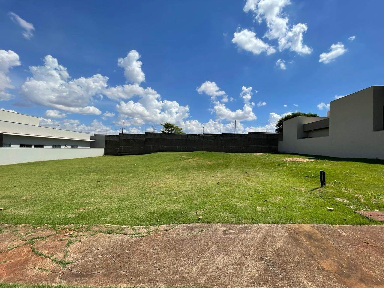 Imagens do imóveis Terreno à venda no Jardim Morumbi, Londrina, PR