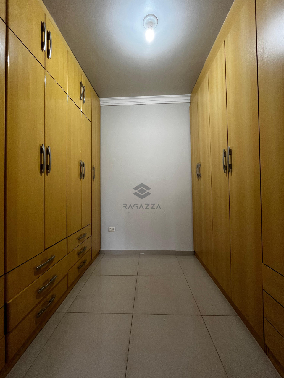 CASA PARA LOCAÇÃO NO BAIRRO WALDEMAR HAUER