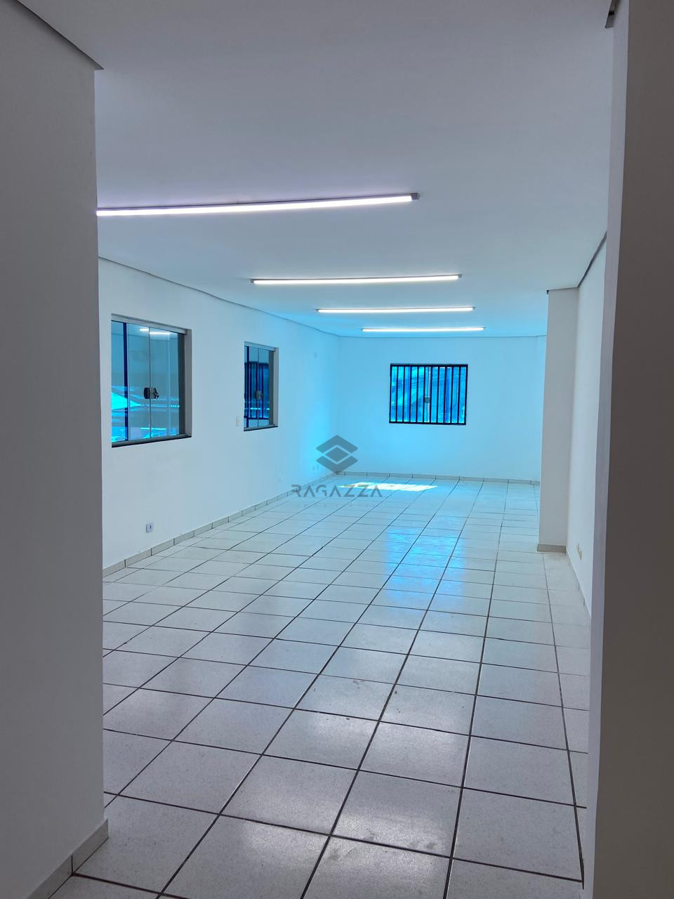 Imagens do imóveis BARRAÇÃO COMERCIAL PARA LOCAÇÃO - OESTE DE LONDRINA