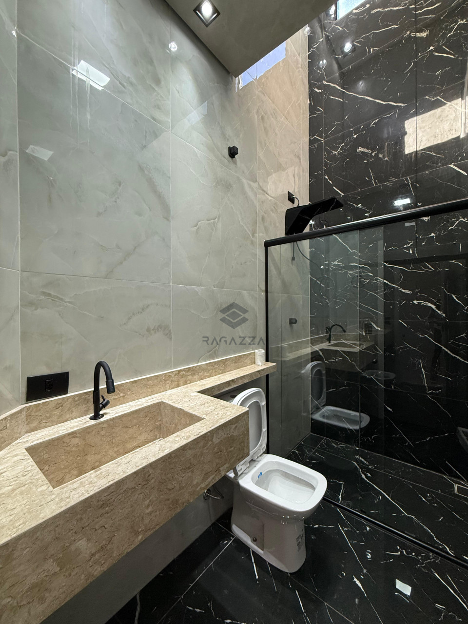 CASA NOVA À VENDA NO JARDIM TENERIFE – CONFORTO E ELEGÂNCIA!