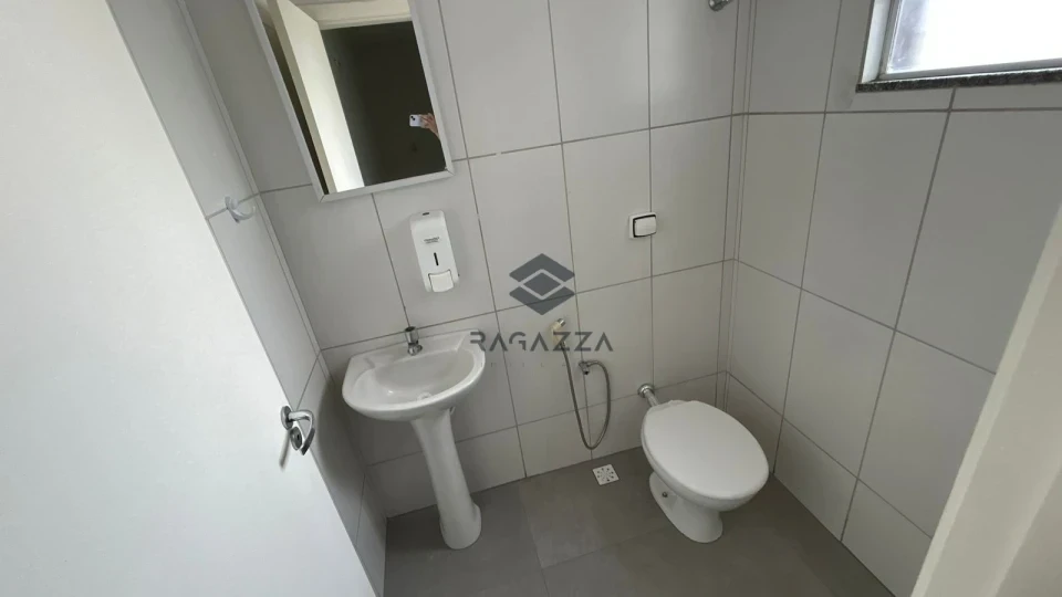 Imagens do imóveis Sala comercial com mezanino para locação | Rua Humaita - Londrina