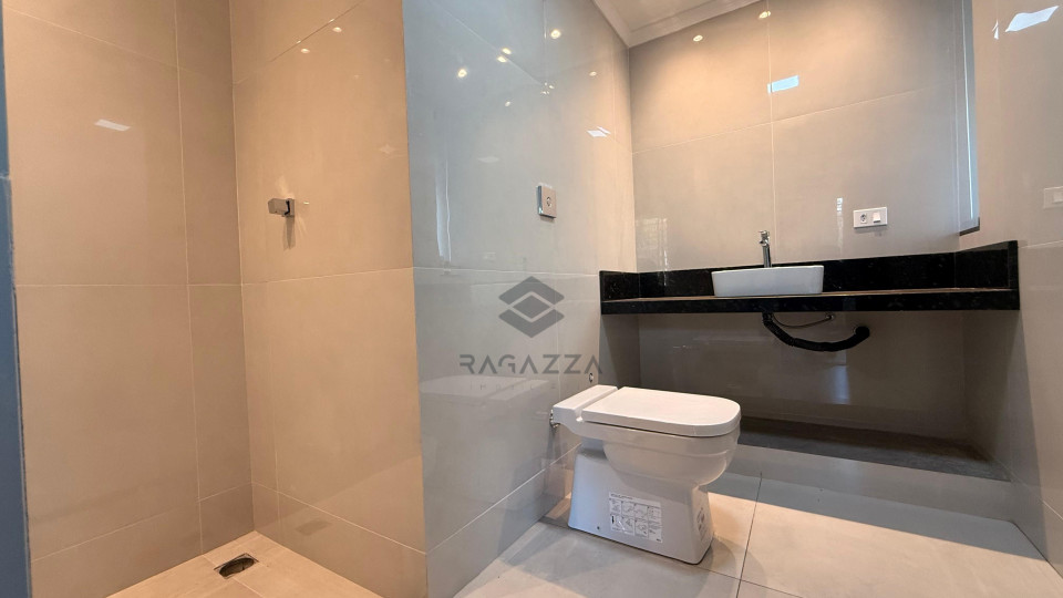 Apartamento Reformado no Centro de Londrina – 155 m² de Conforto e Estilo!
