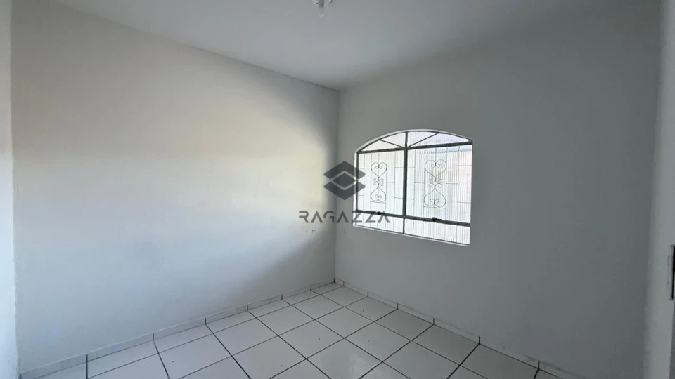 Casa de fundos para locação – Zona Sul