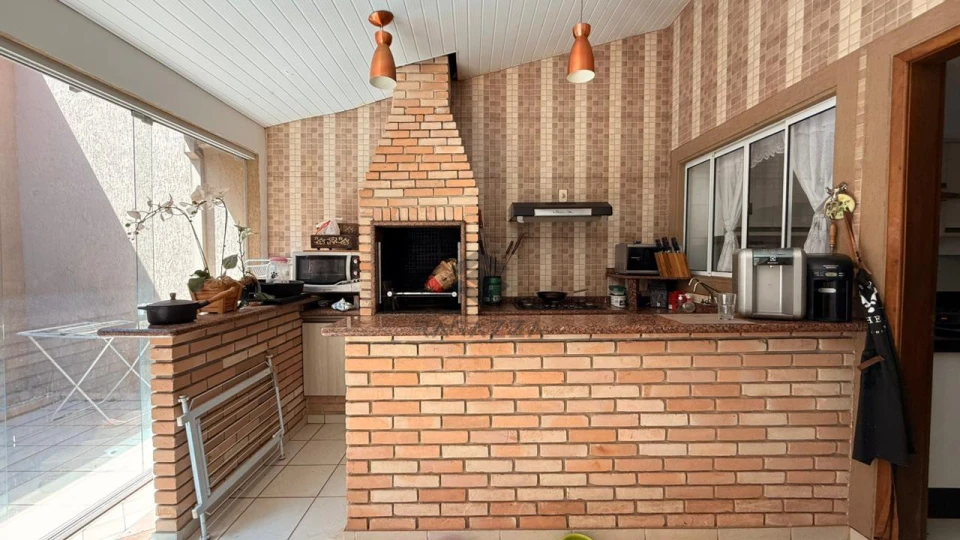 Imagens do imóveis Casa em Condomínio Fechado à Venda na Zona Leste de Londrina