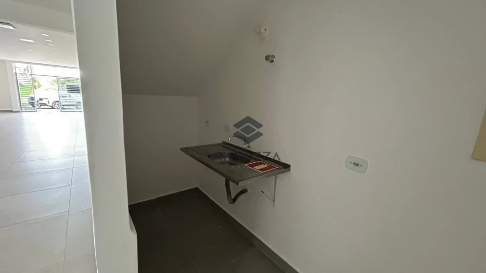 Imagens do imóveis Sala comercial com mezanino para locação | Rua Humaita - Londrina