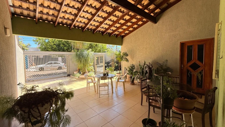 Imagens do imóveis CASA COM EDÍCULA À VENDA – ZONA LESTE, PRÓXIMO AO AEROPORTO