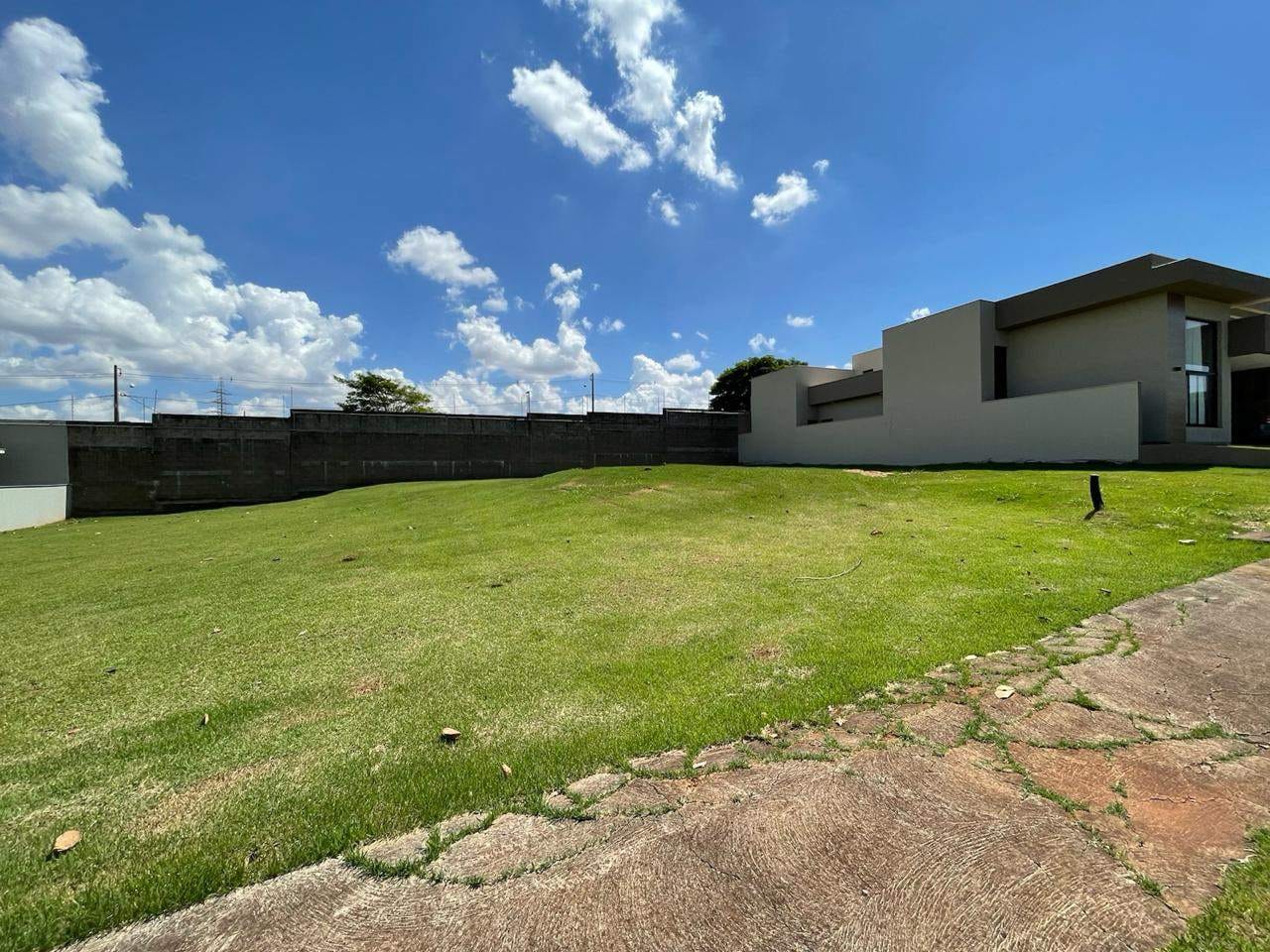 Imagens do imóveis Terreno à venda no Jardim Morumbi, Londrina, PR