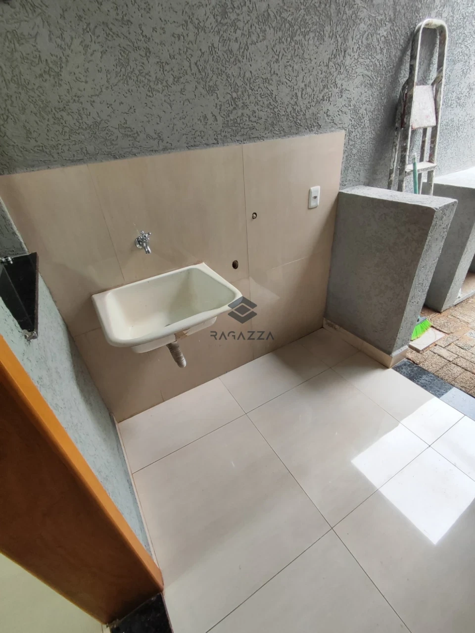 Imagens do imóveis Casa para locação e venda – Zona Leste de Londrina