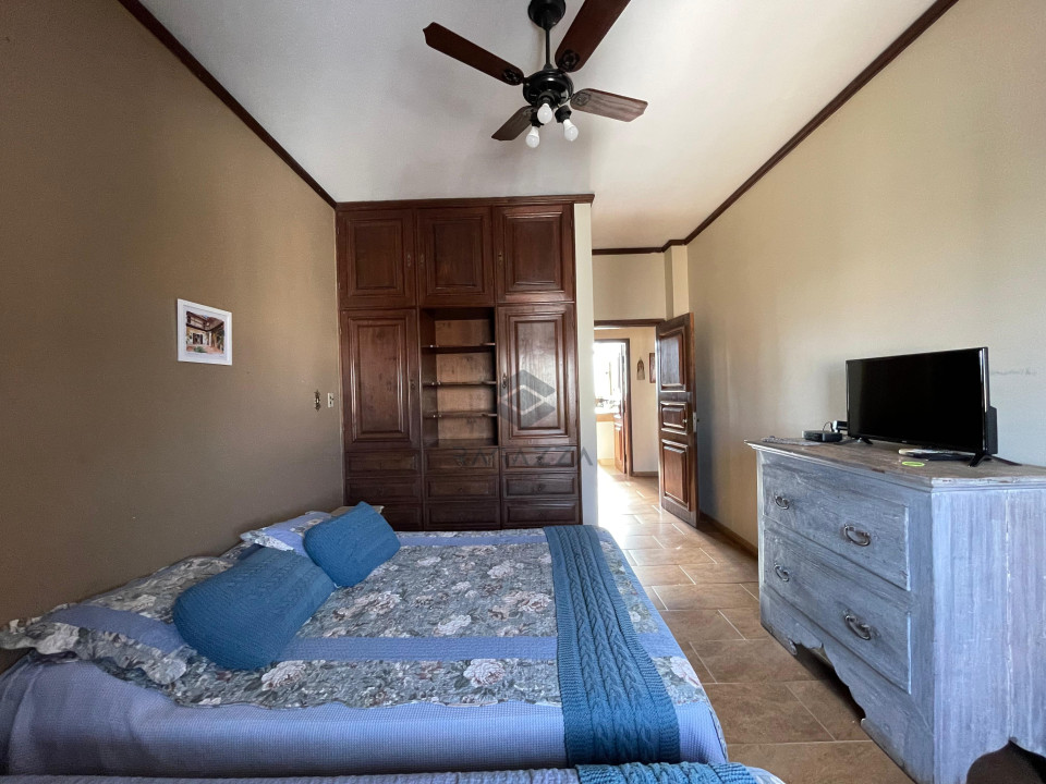 Imagens do imóveis Apartamento na cobertura à venda com 4 quartos, 1 suite, 2 vagas e 3 banheiros.