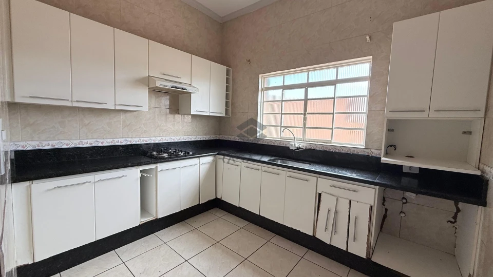 Imagens do imóveis CASA COMPLETA PARA LOCAÇÃO – BAIRRO BANCÁRIOS