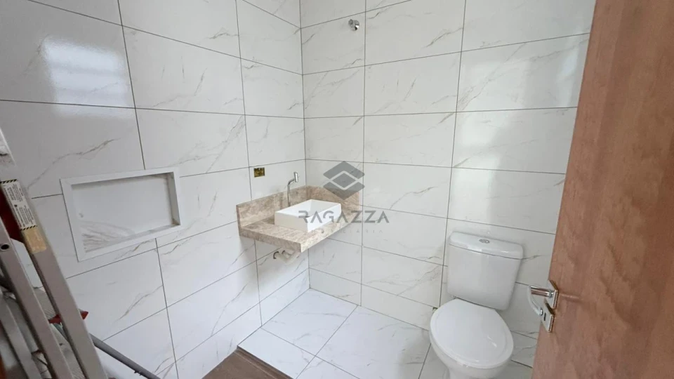 Casa geminada à venda – Jardim Verona