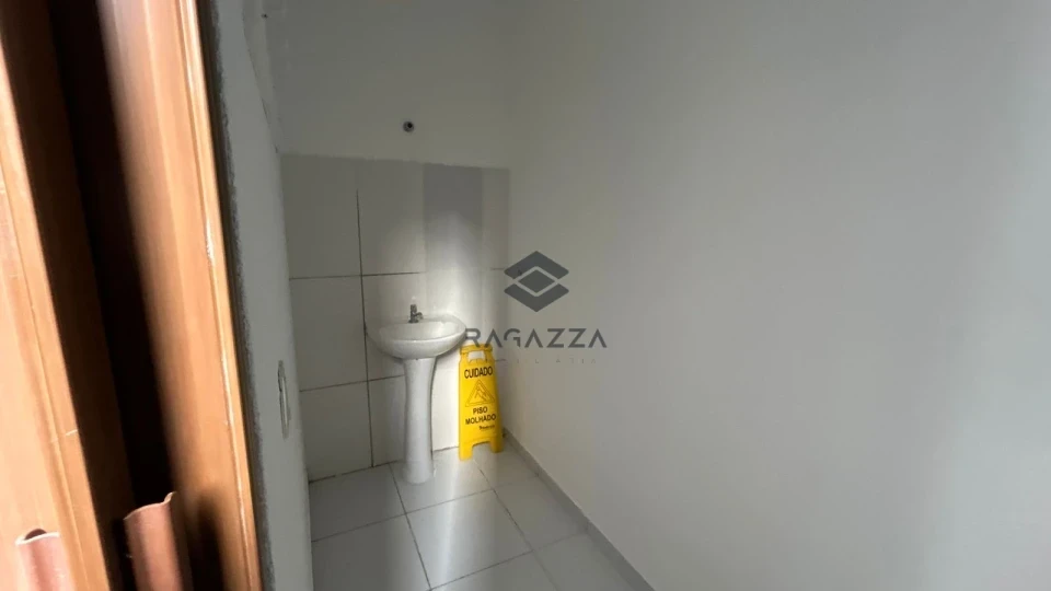 Imagens do imóveis Sala comercial com mezanino para locação | Rua Humaita - Londrina