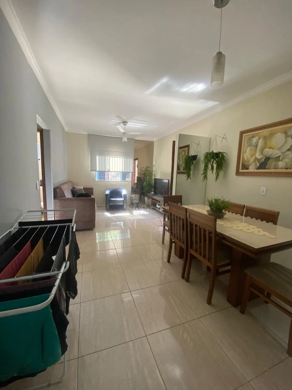 Imagens do imóveis CASA DE ESQUINA À VENDA – ZONA NORTE DE LONDRINA