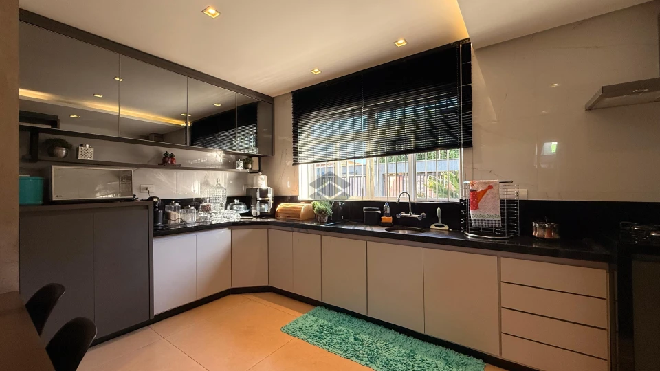 Imagens do imóveis Casa de Alto Padrão à Venda na Região Oeste