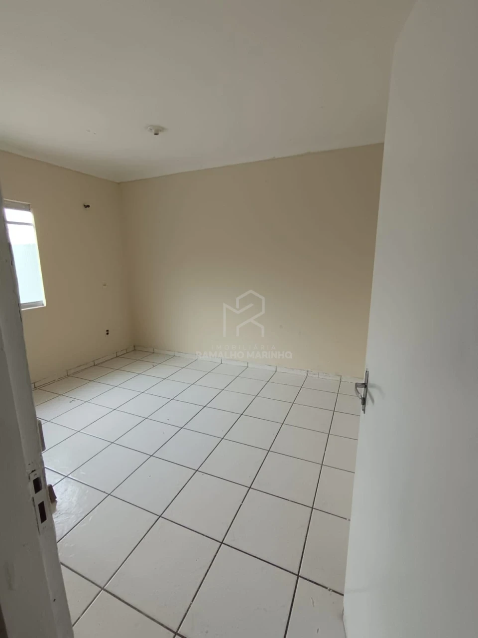 Imagens do imóveis CASA 5 COMODOS PARA ALUGAR