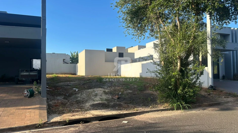 Terreno em Condomínio