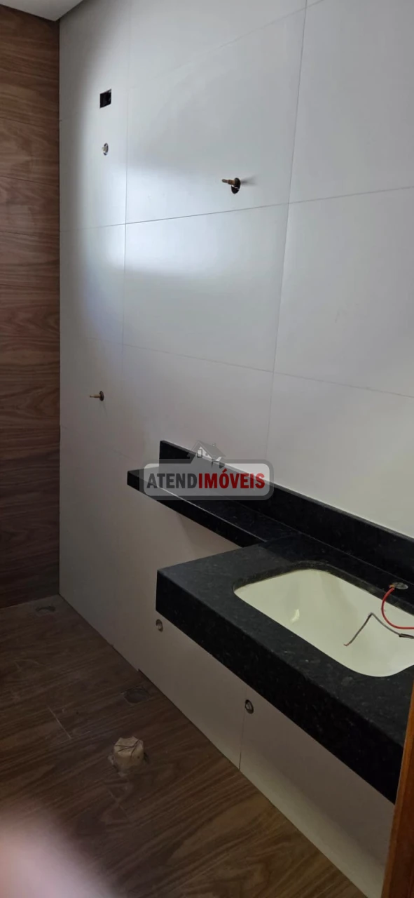 Imagens do imóveis Casa Geminada À Venda Jardim Pérola Londrina