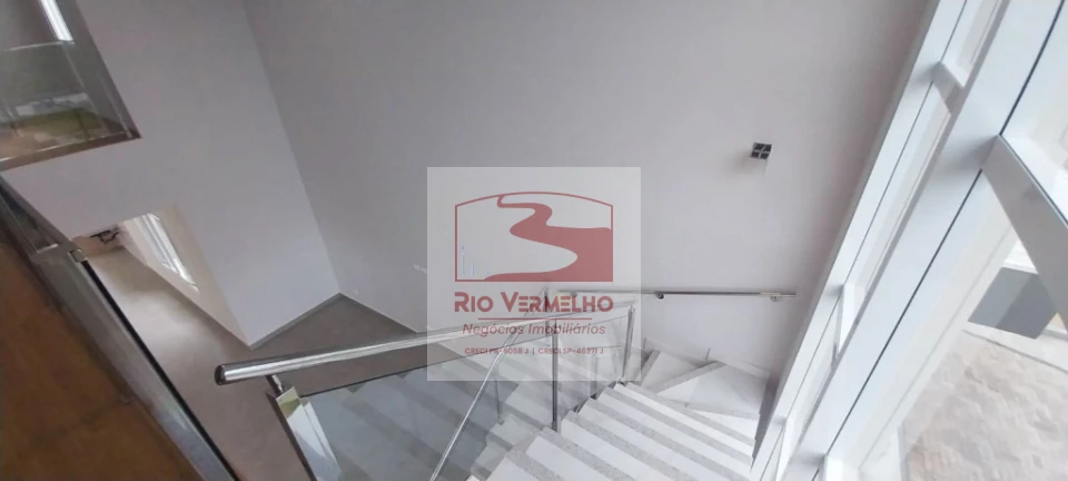 SOBRADO COM 3 DORMITÓRIOS NO CONDOMÍNIO ARAGUARI