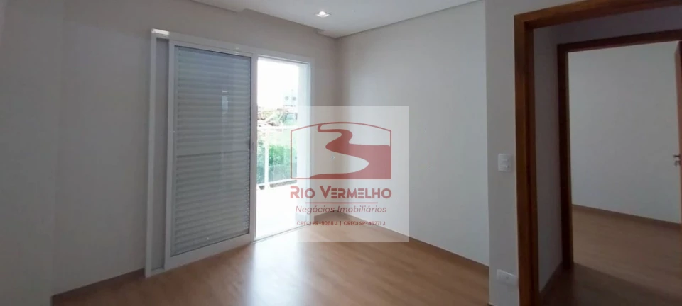 SOBRADO COM 3 DORMITÓRIOS NO CONDOMÍNIO ARAGUARI