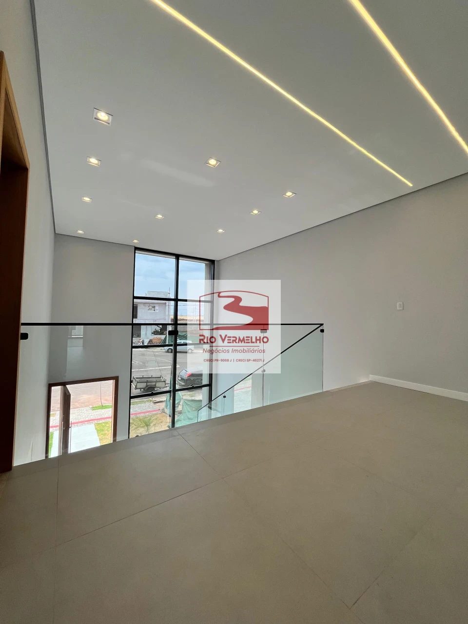 SOBRADO COM 4 SUÍTES NO CONDOMÍNIO ARAGUARI