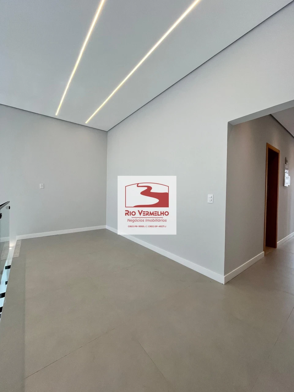 SOBRADO COM 4 SUÍTES NO CONDOMÍNIO ARAGUARI