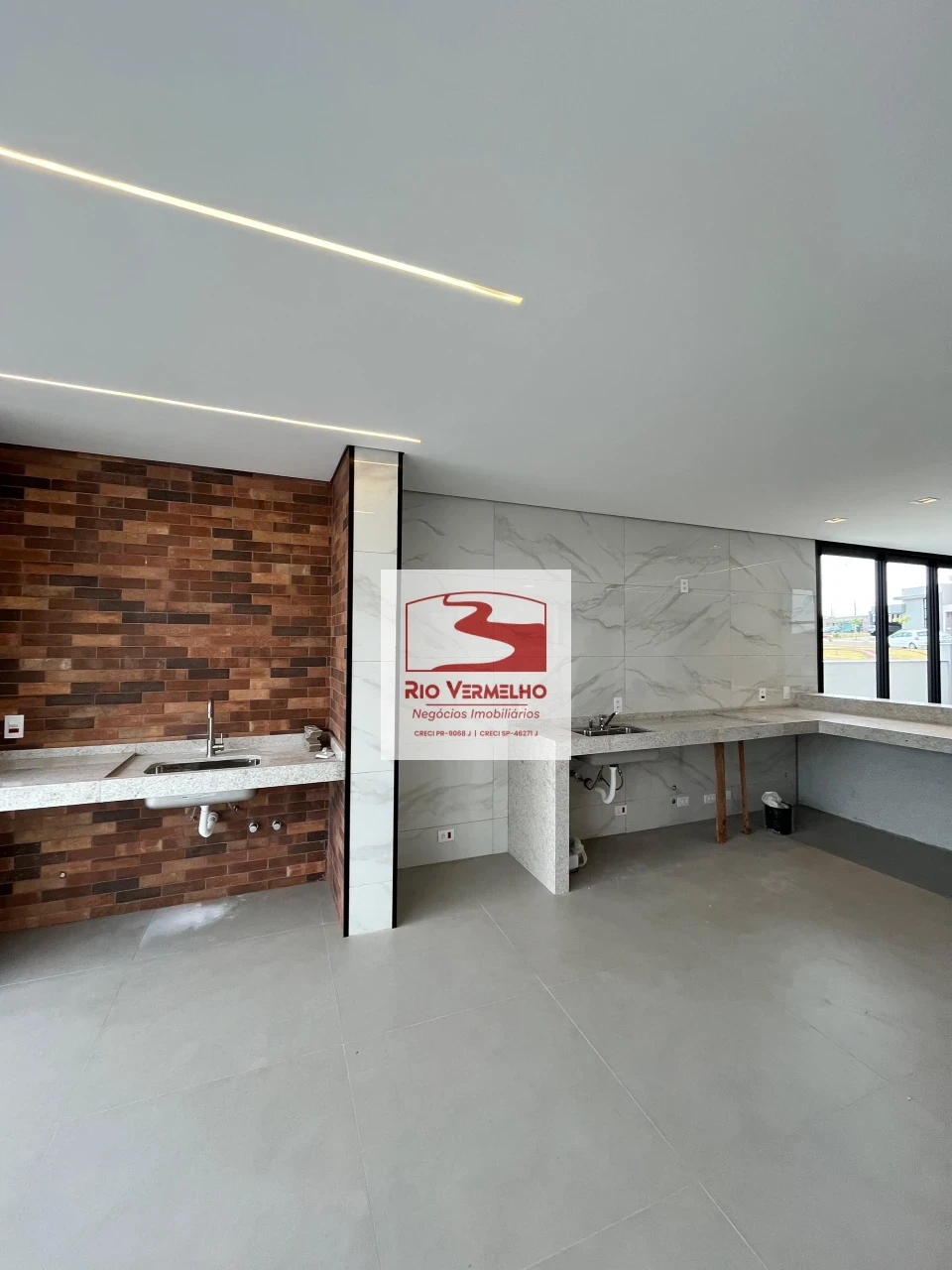 SOBRADO COM 4 SUÍTES NO CONDOMÍNIO ARAGUARI