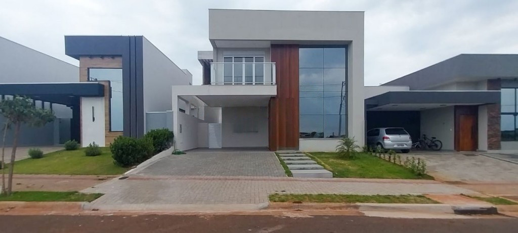 SOBRADO COM 3 DORMITÓRIOS NO CONDOMÍNIO ARAGUARI