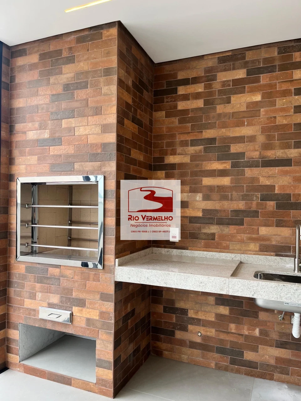 SOBRADO COM 4 SUÍTES NO CONDOMÍNIO ARAGUARI