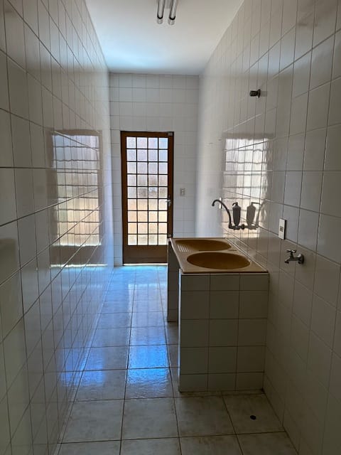 Imagens do imóveis OPORTUNIDADE - Imóvel locado à venda, 2 Quartos, 2 Vagas, 103.28M², Conjunto Habitacional Santiago II, Londrina - PR