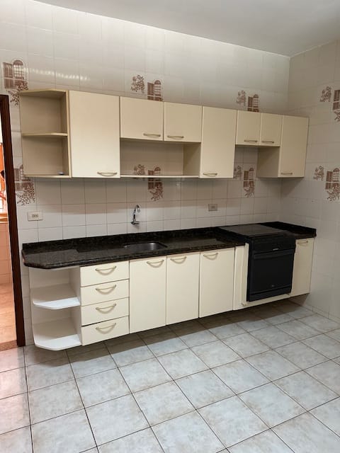 Imagens do imóveis OPORTUNIDADE - Imóvel locado à venda, 2 Quartos, 2 Vagas, 103.28M², Conjunto Habitacional Santiago II, Londrina - PR