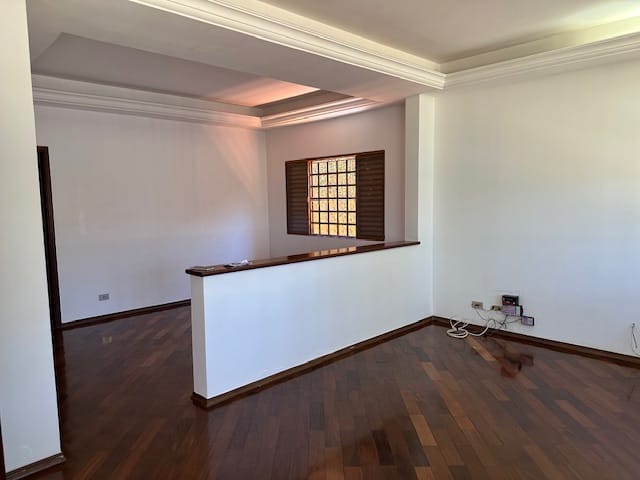 Imagens do imóveis OPORTUNIDADE - Imóvel locado à venda, 2 Quartos, 2 Vagas, 103.28M², Conjunto Habitacional Santiago II, Londrina - PR