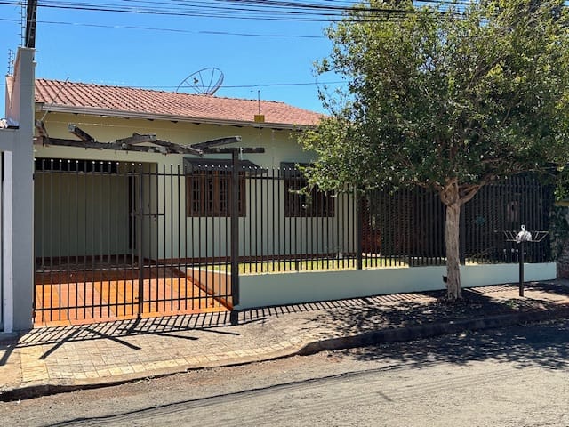 Imagens do imóveis OPORTUNIDADE - Imóvel locado à venda, 2 Quartos, 2 Vagas, 103.28M², Conjunto Habitacional Santiago II, Londrina - PR