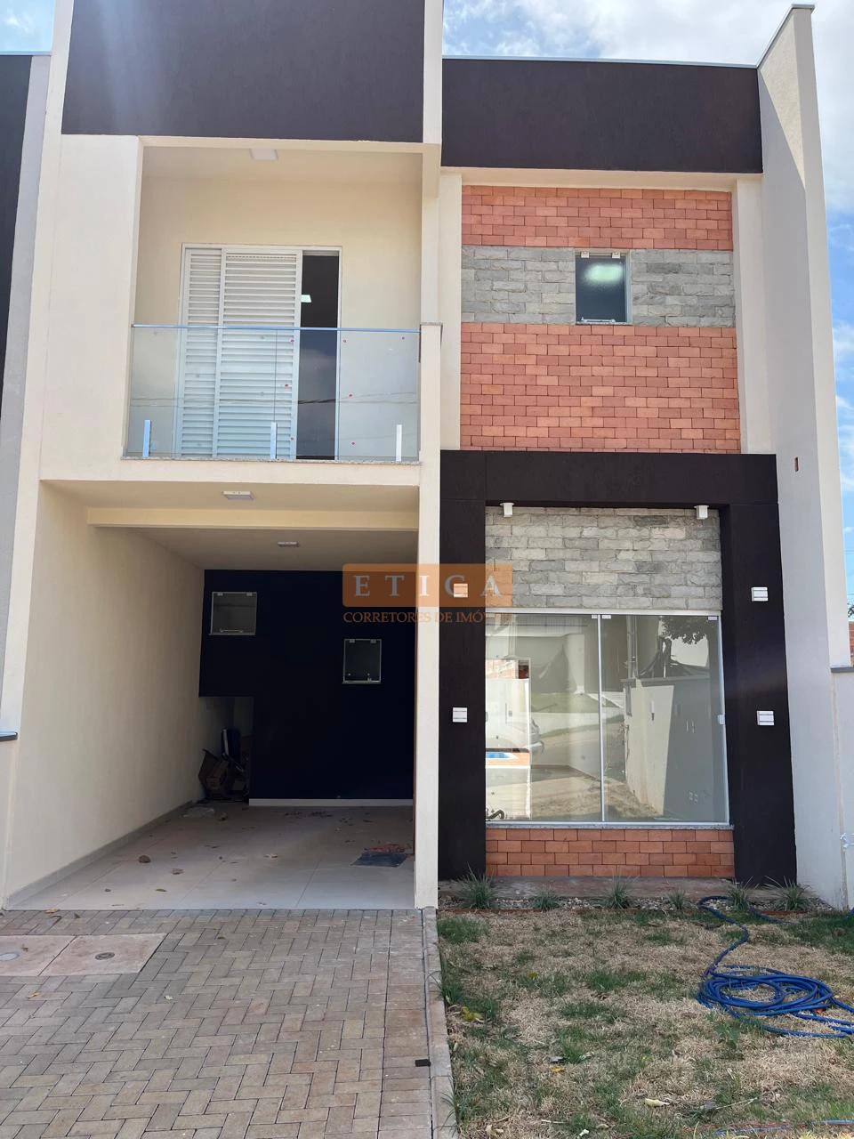 Imagens do imóveis Casa Em Condomínio À Venda Condomínio Morada Das Flores  Cambé