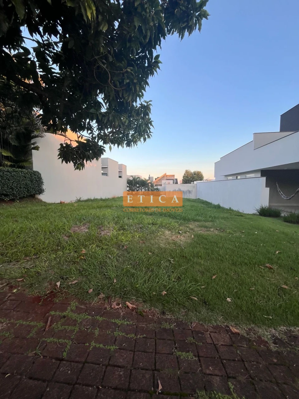 Imagens do imóveis CONDOMÍNIO RESIDENCIAL ROYAL FOREST