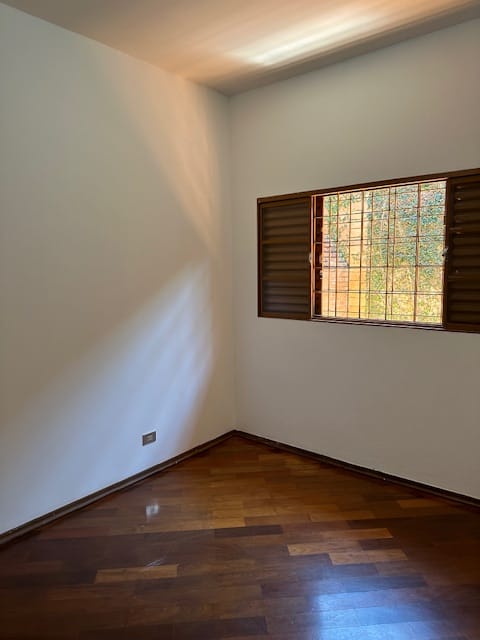 Imagens do imóveis OPORTUNIDADE - Imóvel locado à venda, 2 Quartos, 2 Vagas, 103.28M², Conjunto Habitacional Santiago II, Londrina - PR