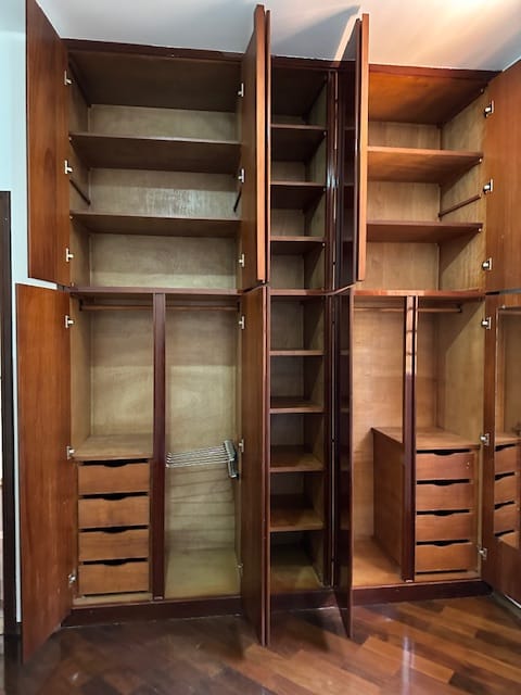 Imagens do imóveis OPORTUNIDADE - Imóvel locado à venda, 2 Quartos, 2 Vagas, 103.28M², Conjunto Habitacional Santiago II, Londrina - PR